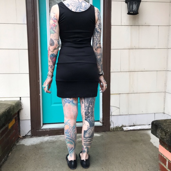 Small LBD with ornate gold decoration buttons - Picture 2 of 6